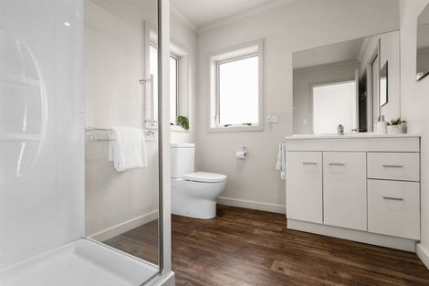 Photo of property in 5 Gregory Grove, Clive, 4102