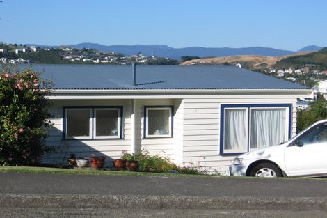 Photo of property in 10 Fairburn Grove, Johnsonville, Wellington, 6037
