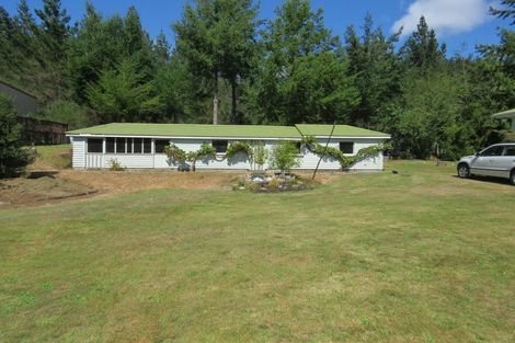 Photo of property in 21 Grey Road, Reefton, 7830