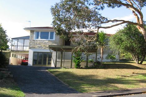 Photo of property in 31 Lantana Road, Green Bay, Auckland, 0604