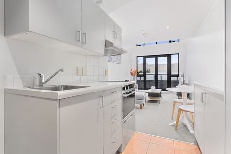 Photo of property in 9b/30 Westward Ho, Glen Eden, Auckland, 0602