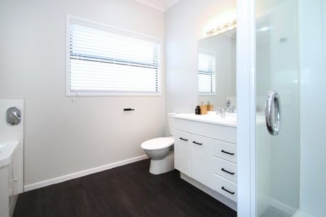 Photo of property in 27 Lakemere Way, Kinloch, Taupo, 3377