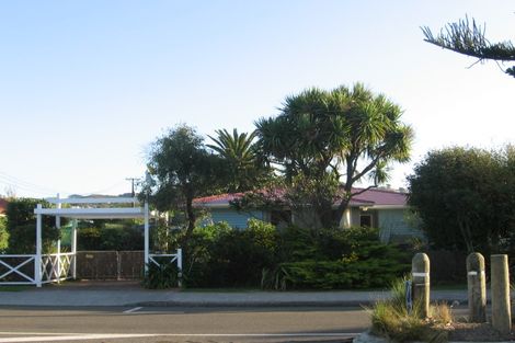 Photo of property in 80 Main Road, Titahi Bay, Porirua, 5022