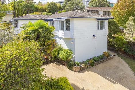 Photo of property in 17 Louise Place, Browns Bay, Auckland, 0630