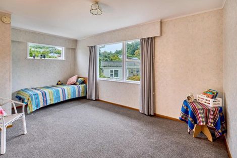 Photo of property in 16 Clematis Grove, Maungaraki, Lower Hutt, 5010