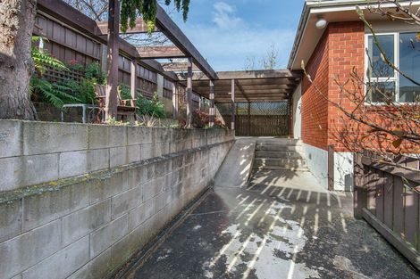 Photo of property in 8 Elwyn Crescent, Green Island, Dunedin, 9018