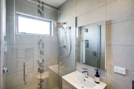 Photo of property in 9 Upham Crescent, Taradale, Napier, 4112