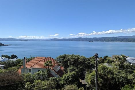 Photo of property in 18 Tai Paku Paku Road, Karaka Bays, Wellington, 6022