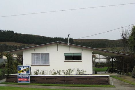 Photo of property in 32 Newcastle Street, Clyde, 9330