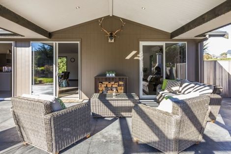 Photo of property in 21 Stewart Glen, Acacia Bay, Taupo, 3385