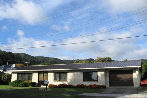 Photo of property in 6 Milton Street, Stokes Valley, Lower Hutt, 5019