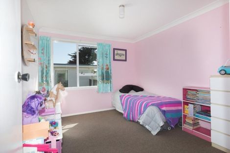 Photo of property in 9 Morere Street, Titahi Bay, Porirua, 5022