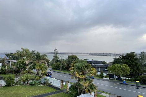 Photo of property in 1/64 Island Bay Road, Beach Haven, Auckland, 0626