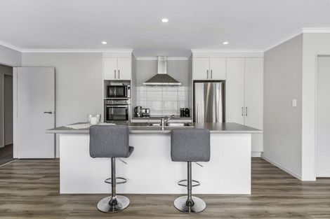 Photo of property in 93 Ballintoy Park Drive, Welcome Bay, Tauranga, 3175