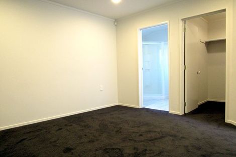 Photo of property in 111 West Harbour Drive, West Harbour, Auckland, 0618