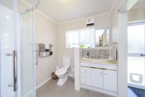 Photo of property in 22 Hanmer Place, Highbury, Palmerston North, 4412
