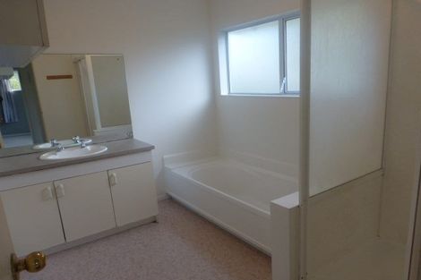 Photo of property in 5/24 Eastglen Road, Glen Eden, Auckland, 0602