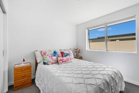 Photo of property in 104 Kaurinui Crescent, One Tree Point, 0118