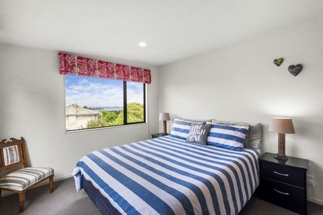 Photo of property in 3/71 Pupuke Road, Northcote, Auckland, 0627