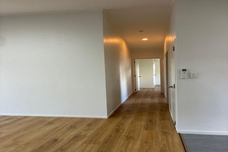 Photo of property in 53 Triangle Road, Massey, Auckland, 0614