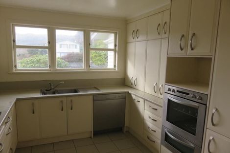 Photo of property in 7 Sunrise Boulevard, Tawa, Wellington, 5028