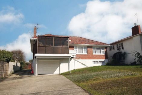 Photo of property in 13 Lyndhurst Road, Te Atatu South, Auckland, 0610