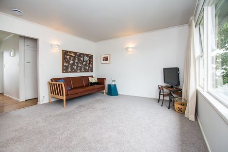 Photo of property in 231c Point Chevalier Road, Point Chevalier, Auckland, 1022