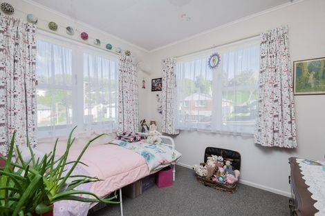 Photo of property in 31 Swansea Street, Cannons Creek, Porirua, 5024