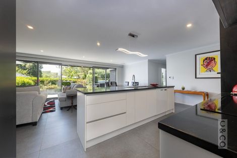 Photo of property in 4 School Road, Riverhead, 0820