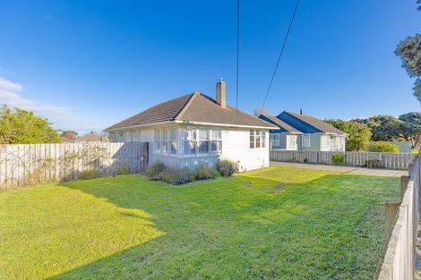 Photo of property in 15 Maire Street, Gonville, Whanganui, 4501