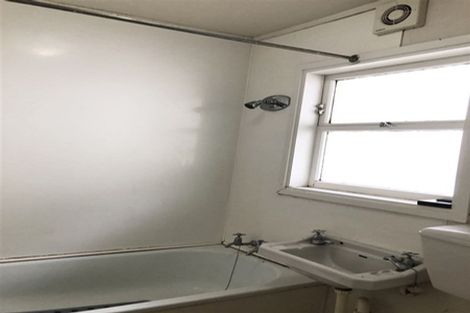 Photo of property in 2/328 Mount Eden Road, Mount Eden, Auckland, 1024