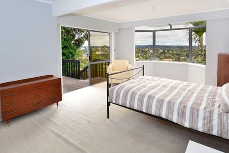 Photo of property in 82 Luckens Road, West Harbour, Auckland, 0618