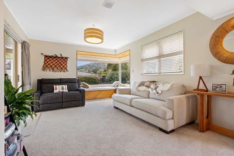 Photo of property in 10 Barraud Place, Pukehangi, Rotorua, 3015