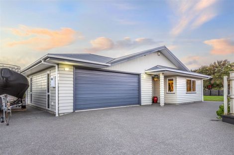 Photo of property in 7 Nelson Avenue, Aotea, Porirua, 5024