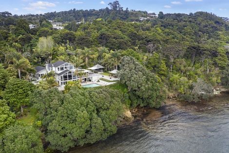 Photo of property in 100 Cornwallis Road, Cornwallis, Auckland, 0604