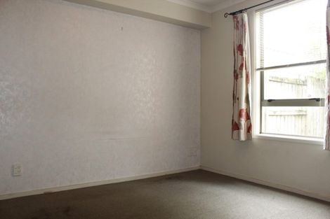 Photo of property in 19 Verdale Circle, Glen Eden, Auckland, 0602