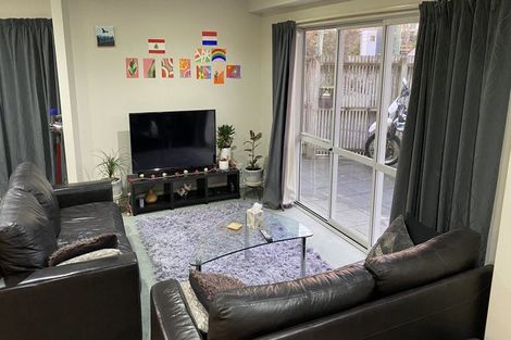 Photo of property in 2/37 Mills Road, Brooklyn, Wellington, 6021