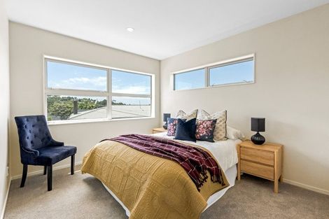 Photo of property in 17 Limmer Place, Browns Bay, Auckland, 0632