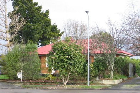 Photo of property in 4 Tasman Place, Hokowhitu, Palmerston North, 4410