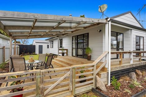 Photo of property in 74 College Road, Edgecumbe, 3120