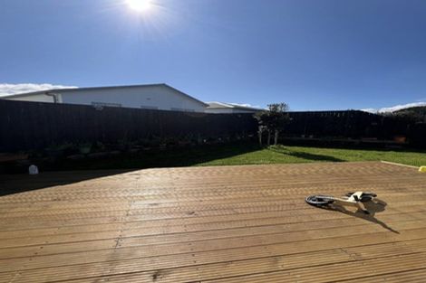 Photo of property in 121 Battalion Drive, Papakura, 2110