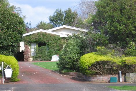 Photo of property in 12 Lifford Place, Awapuni, Palmerston North, 4412