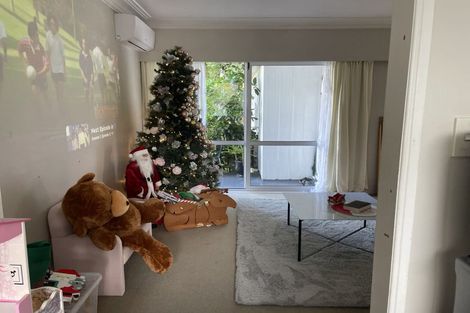 Photo of property in 43 Scenic Drive, Hillpark, Auckland, 2102
