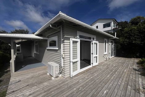 Photo of property in 19 Highbury Crescent, Aro Valley, Wellington, 6012