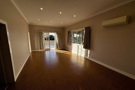 Photo of property in 32 Bonithon Avenue, Moturoa, New Plymouth, 4310