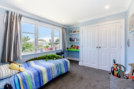 Photo of property in 12 Gray Avenue, Paraparaumu Beach, Paraparaumu, 5032