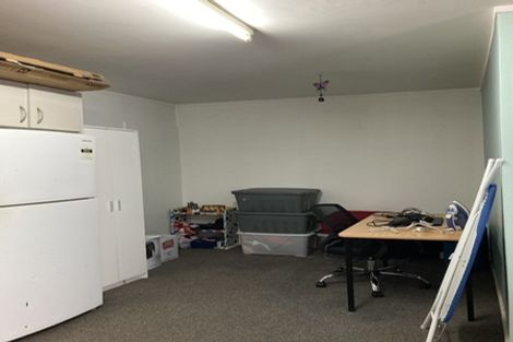 Photo of property in 36 Madigan Place, Glendene, Auckland, 0602