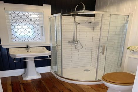 Photo of property in 339 Waitakere Road, Taupaki, Henderson, 0782