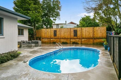 Photo of property in 2 Knox Place, Leamington, Cambridge, 3432