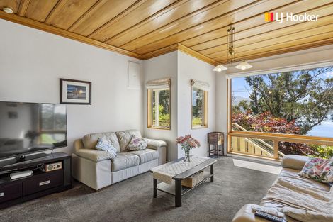 Photo of property in 33 Marine Parade, Macandrew Bay, Dunedin, 9014